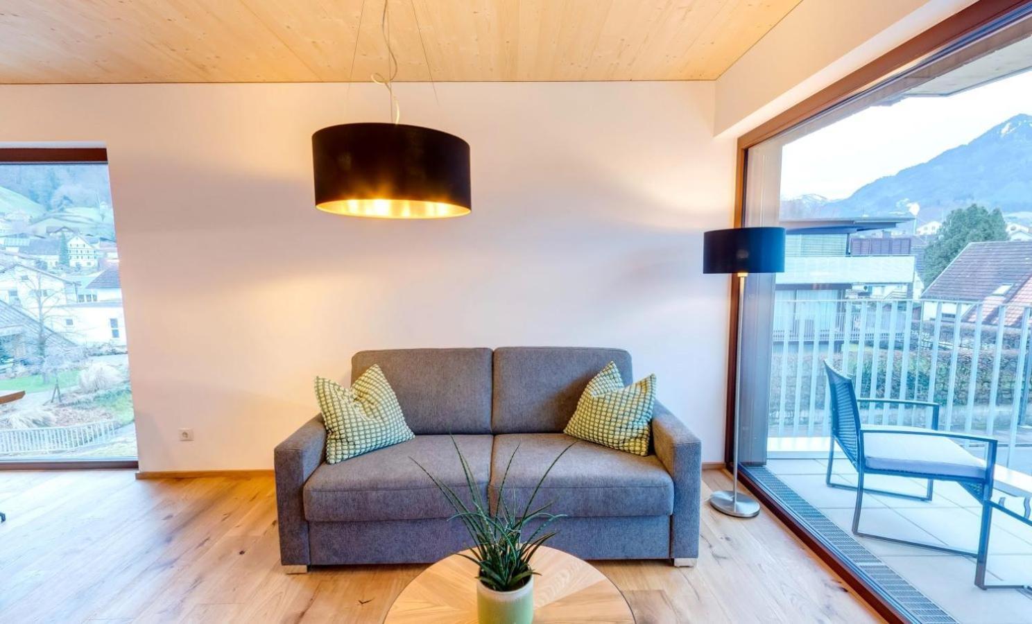 Urban-apartmenthaus Zwischen Berg Und *